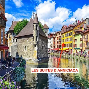 les-suites-danniciaca-hyper-centre-avec-vue-sur-le-chateau.hotels-rhonealpes.com/